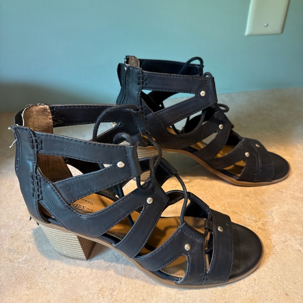 G.H. Bass & Co. Black Gladiator Sandles 8M